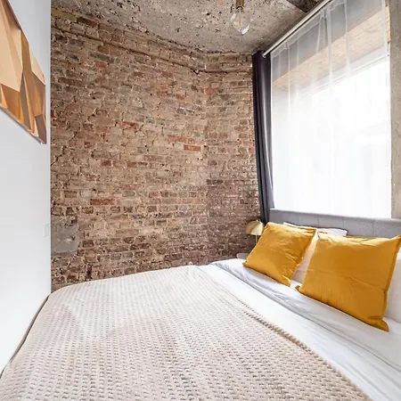 Boutiq Center Terbatas * ריגה