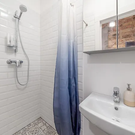 Boutiq Center Terbatas דירה